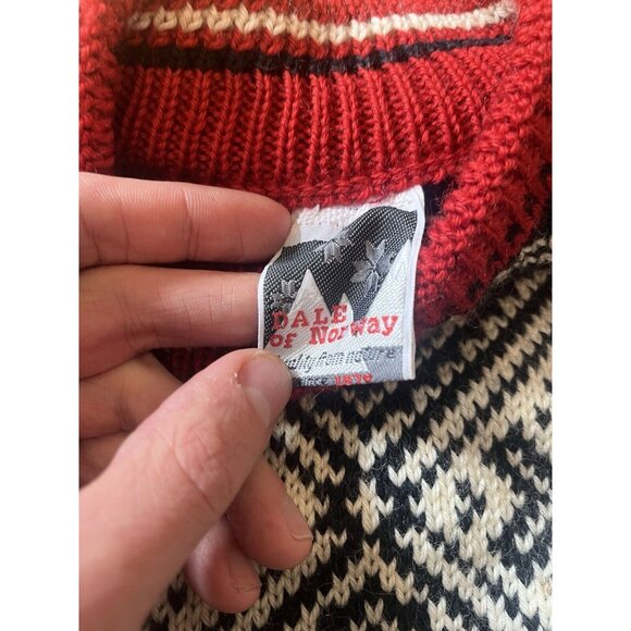 Vintage Dale of Norway Sweater Womans One Size Wool Red White Pull Over Winter - Picture 4 of 11